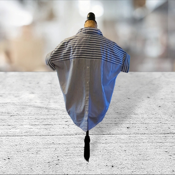 Madewell size S strightly cropped blue and white striped top - Picture 3 of 10